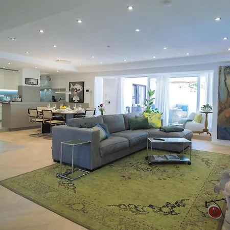 Appartement Am Waldrand 1 *